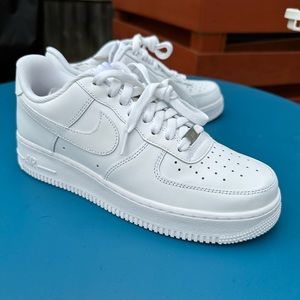 Men’s Nike Air Force 1 Low - Size 9 - Deadstock
